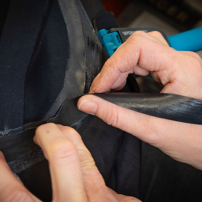 Trockentauchanzug Halsmanschette wechseln